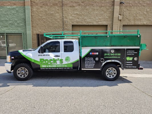Commercial Wrap - Commercial Vehicle Wraps is the common description for graphics which are applied to cars, vans, trucks, buses or boats or any other vehicle as either a form of mobile advertising or customizing a vehicle to enhance its appearance giving it a personal flair and will represent your business everywhere. Commercial Wrap - Commercial Vehicle Wraps is the common description for graphics which are applied to cars, vans, trucks, buses or boats or any other vehicle as either a form of mobile advertising or customizing a vehicle to enhance its appearance giving it a personal flair and will represent your business everywhere.
