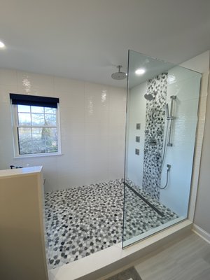 Wet room With Rain Shower and Body Jets - Wet room With Rain Shower and Body Jets