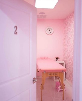 Welcome to our salon! - Our goal is to provide an unforgettable experience to our dear clients from the moment they walk through the door. Welcome to our salon! - Our goal is to provide an unforgettable experience to our dear clients from the moment they walk through the door.