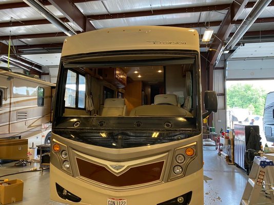 Best Quality Auto Glass replacement - For over 15 years, Best Quality Auto Glass has been providing the Columbus, Ohio area with Top Rated Local© auto glass repair services. Our highly experienced technicians have over 30 years of experience in auto glass repair, and our glass is produced to OEM specifications. Not only do we guarantee the quality of our work, but we also provide a low-price guarantee to ensure that you get the best quality auto glass repair at the best price. We also do auto glass repair for RVs and Sunroofs. Visit our shop in Columbus for a quote or call us to schedule your auto glass services. Best Quality Auto Glass replacement - For over 15 years, Best Quality Auto Glass has been providing the Columbus, Ohio area with Top Rated Local© auto glass repair services. Our highly experienced technicians have over 30 years of experience in auto glass repair, and our glass is produced to OEM specifications. Not only do we guarantee the quality of our work, but we also provide a low-price guarantee to ensure that you get the best quality auto glass repair at the best price. We also do auto glass repair for RVs and Sunroofs. Visit our shop in Columbus for a quote or call us to schedule your auto glass services.