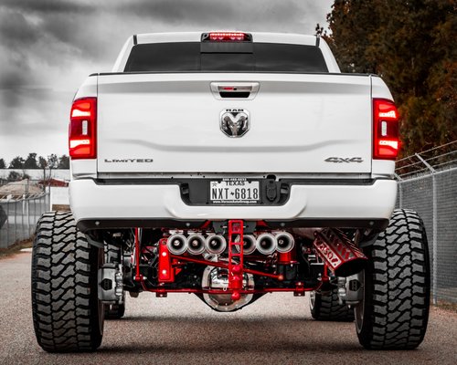 AJ Chapa's 2020 Ram 2500 w/ Spare Tire Delete Train Horns - Now that’s some attention to detail! Do you know what you’re looking at? A super custom and color-matched Conductor’s Special 244K Nightmare Train Horn Kit with the optional Dual Tank Spare Tire Delete and the optional 6-horn Upgrade! OMG it’s sexy 🔥 
AJ's Chapa showing up and showing out this year at Lonestar Throwdown in Texas! Use this link to the same kind of horn kit AJ started out with: www.hornblasters.com/delete
