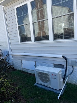 Mitsubishi Mini-Split Installation - Professional of Mitsubishi Mini-Split Installation in customers sunroom.