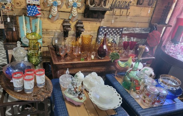 Romina's Custom Wood decor - Romina does custom wood and metal wall decor including man cave bottle openers, signs, candle holder decor, wooden hook decor and has lots of gorgeous glassware, bowls and vases. Romina's Custom Wood decor - Romina does custom wood and metal wall decor including man cave bottle openers, signs, candle holder decor, wooden hook decor and has lots of gorgeous glassware, bowls and vases.