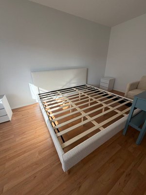 Queen Sized Bed - Bed frame and mattress of queen size