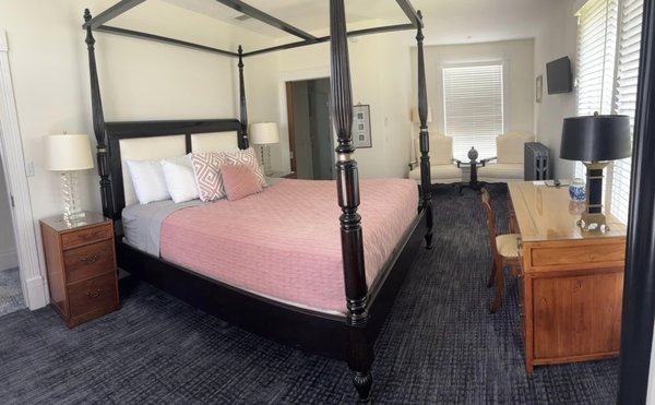 Luxury Accommodations - Our inn offers luxury accommodations in the heart of Hayward, WI. Luxury Accommodations - Our inn offers luxury accommodations in the heart of Hayward, WI.