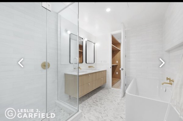 Kitchen and Bathroom renovations - Various Bathroom and kitchen projects. Request a free quote on our website.