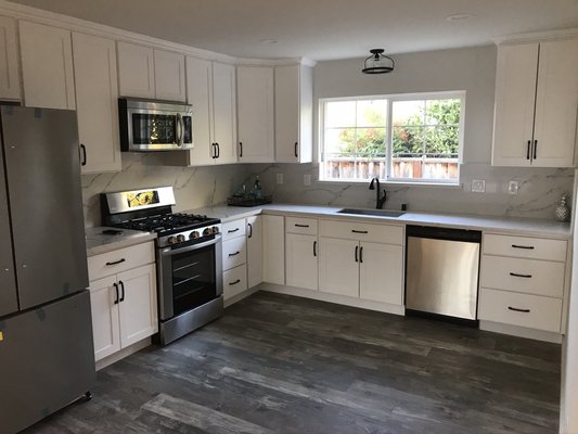 Kitchen Remodeling - we took measurements buy new cabinets and counter top according with customer design Kitchen Remodeling - we took measurements buy new cabinets and counter top according with customer design