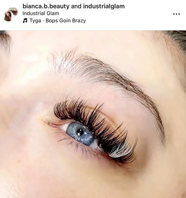 Eyelash extension & Skin Care - A variety of services that Bianca offers in her private skincare room! Eyelash extension & Skin Care - A variety of services that Bianca offers in her private skincare room!