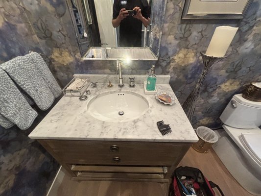 Plumbing Fixtures, Faucets & Valve - Leaky faucet? Worn-out shut-off valve? Ready to upgrade your plumbing fixtures? 🚰

Local Leaders Plumbing provides professional installation and repair of faucets, fixtures, angle stops, shut-off valves, and more. Our licensed plumbers deliver quality workmanship, upfront pricing, and reliable service you can trust.