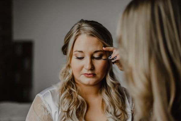 Bridal Makeup Services - I offer onsite & in studio services for brides & bridal groups! I truly enjoy working with brides & helping them achieve their dream wedding day look. 

My work includes soft glam makeup, dramatic makeup, glam makeup & natural makeup. I also offer false lash applications & airbrush foundation as an option with all of my makeup services.