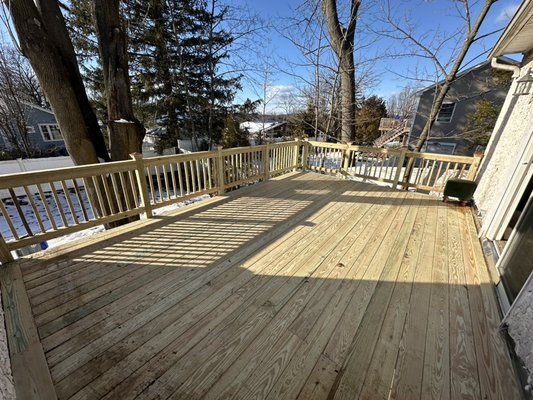 Decking Remodel Elmsford. - This renovation was done on an old deck. We demolished the old decking and replaced the ledgers, we made new holes for the cement bases where the support posts will sit, all the codes that the plan requested were followed, this work was finished in 1 week and now we are beginning the interior renovation of that same property. Decking Remodel Elmsford. - This renovation was done on an old deck. We demolished the old decking and replaced the ledgers, we made new holes for the cement bases where the support posts will sit, all the codes that the plan requested were followed, this work was finished in 1 week and now we are beginning the interior renovation of that same property.
