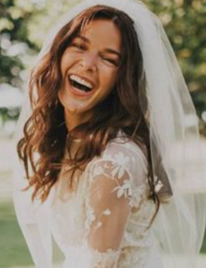 How to fit the perfect Wedding Dress for your body - Size is another major issue for some attendants. If your wedding party includes large, tall or petite ladies you might have an extremely difficult time finding  bridesmaid dresses that will fit everyone. The more unusual the shapes, the more likely it will be burdensome for everyone involved seeking  bridal gowns.