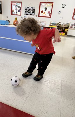 Pass the Cheer: Developing Motor Skills at Maple Bear - Pass the Cheer" at Maple Bear: Cultivating Joy, Action, and Lifelong Learning

At Maple Bear Early Learning Centers across the USA, education is about more than just textbooks—it is about nurturing the whole child through discovery, movement, and a supportive community. This season, Maple Bear schools nationwide are proudly launching our "Pass the Cheer" campaign! Designed to foster a vibrant spirit of positivity, social responsibility, and active play, this campaign brings families, educators, and children together to share the joy of learning and giving back. From our foundational early childhood programs to our cutting-edge classrooms, "Pass the Cheer" highlights how a positive, active environment helps children build essential life skills, confidence, and a global mindset.  

Spreading Joy and Energy at Maple Bear Tempe

The "Pass the Cheer" campaign comes to life beautifully at our premier Arizona campus. If you are looking for an exceptional preschool in Tempe, Maple Bear Tempe provides a warm, welcoming community where children thrive. Our campus integrates world-class educational practices tailored to early development. Through this campaign, our students participate in interactive, spirit-building group activities, collaborative physical play, and creative projects that teach them the value of kindness and teamwork. Whether it is cheering on a classmate during indoor soccer drills, sharing toys, or collaborating on a colorful art project, our kids are learning that positivity is contagious.  

Comprehensive Care for Every Stage of Early Development

We understand that a child's educational journey begins long before preschool. The "Pass the Cheer" initiative extends through every level of care we offer, ensuring that even our youngest learners experience a stimulating, joyful environment:

Infant Care Arizona: 
Our youngest bears begin their journey in a safe, nurturing environment designed specifically for early sensory exploration and secure attachment. Our dedicated caregivers infuse every day with warmth, ensuring that high-quality infant care Arizona families can trust means starting a lifetime love for learning with a smile.

Toddler & Daycare Programs: 
As children grow, our premier daycare and toddler programs transition them into active, play-based exploration. We focus heavily on developing critical fine and gross motor skills, language acquisition, and social independence, keeping energy high and smiles wide.  

Bilingual Immersive Preschool: 
Our advanced preschool curriculum introduces children to full language immersion, building cognitive flexibility and problem-solving skills naturally while keeping the learning process entirely fun and engaging.  

Active Bodies, Brilliant Minds

The heart of "Pass the Cheer" is capturing the dynamic energy of early childhood. Physical activity is deeply woven into our daily routine. Active play builds strong bodies, hones coordination, and releases the positive energy that keeps kids focused and happy. When children participate in structured indoor and outdoor physical games, they aren't just exercising—they are learning spatial awareness, practicing self-regulation, and experiencing the true joy of healthy movement. 

By choosing Maple Bear Tempe, parents are choosing a holistic partner in their child's growth. We invite you to experience the warmth of our community, explore our world-class curriculum, and see firsthand how we are passing the cheer to the next generation of global citizens. Book a tour today to join the Maple Bear family!