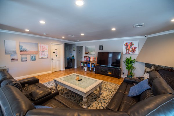 Accepting Clients from Florida - Almost all our clients come from out of state and all you need to do is call for a confidential assessment and see how you can come and restart your life with Detox and Recovery.