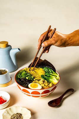 Garlic Chicken Shio - Better For You Ramen

Healthy ramen has never tasted so good. We've perfected the texture of high protein, high fiber noodles and added even more nutritious goodness from super grains like teff and buckwheat to naturally increase the vitamin and mineral contents. Resistant starches alongside added fiber from psyllium husk and oat fiber ensure these noods won't spike your blood sugar and add naturally promote a healthy gut microbiome.

We're even happier slurping these super noods down than the real thing and are sure you will be too!

Garlic Chicken Shio Soup

Shio ramen is an under-appreciated classic Japanese ramen style that often gets overshadowed by its famous fatty, creamy brother, the Tonkotsu ramen. But we ditch all that fat for a lighter, healthier broth that is still collagen-rich. 

We pressure cook chicken bones with anti-inflammatory herbs like ginger and garlic to extract all the nutrients and build depth of flavor. Then we double strain the liquid gold for a clear, clean tasting broth.

We prepare our bone broth with high quality salt but with less  sodium than the traditional Japanese tare, so that those who are watching their sodium intake can enjoy this delicious meal too. Feel free to add salt or soy sauce to taste. 

Included in your kit:

- 2 Servings of Rulebreaker Original Protein Ramen
- 2 Servings of Chicken Shio Soup Base
- Ground Chicken
- Nori Sheet

Contains: WHEAT, SOY, SESAME