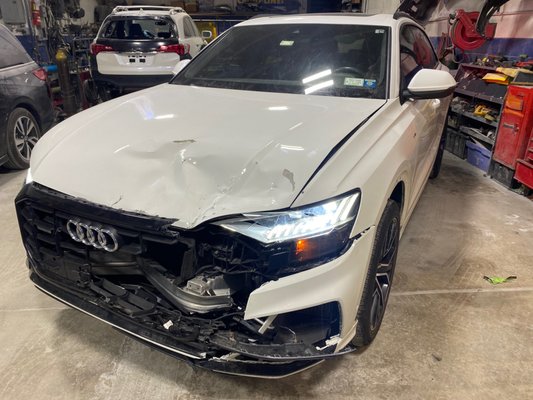 Audi Q8 Collision Repair - We recently had this stunning Audi Q8 in the shop for major collision repairs. High-performance vehicles require high-performance care, and that is exactly what we deliver at Best Service Auto Body.
Our I-CAR trained and certified technicians utilized precision structural alignment and advanced color-match technology to ensure this Audi left the shop looking like it just rolled off the showroom floor. 🚗✨
We know an accident is a headache, which is why we stepped in to manage the insurance claims from start to finish. Our goal is to get you back on the road safely, with zero stress and a flawless finish.