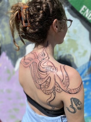 Portfolio - Here is a peek into my portfolio. More images available on my website
francesboakes.com as well as Instagram @hardcorefloral
Thanks for looking! Portfolio - Here is a peek into my portfolio. More images available on my website
francesboakes.com as well as Instagram @hardcorefloral
Thanks for looking!