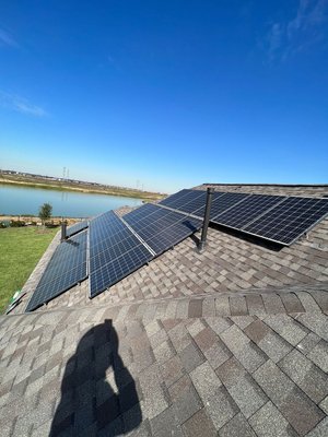 Katy, TX - This beautiful home located in Katy got access to unlimited solar energy. Now the homeowner can use any electrical appliances and don’t think about their consumption. The installation was completed in one day. The owner of the house is happy and would recommend us to friends.