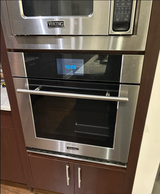 Built-in oven repair - We repaired the built-in oven for a customer who was experiencing malfunctions. We identified the faulty heating element, replaced it, checked the electronic controls, and tested the oven to ensure it heats properly. Now, the oven is fully functional and ready to use!