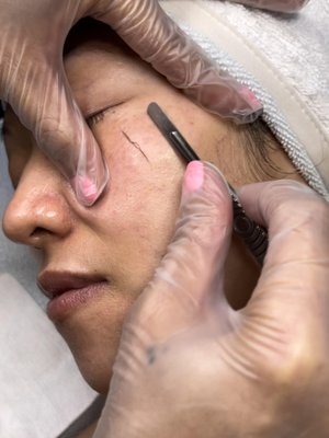 Dermaplaning Treatment - Lets remove dead skin and peach fuzz with Dermaplaning!
Who wants smooth soft baby skin? 😍 Dermaplaning Treatment - Lets remove dead skin and peach fuzz with Dermaplaning!
Who wants smooth soft baby skin? 😍