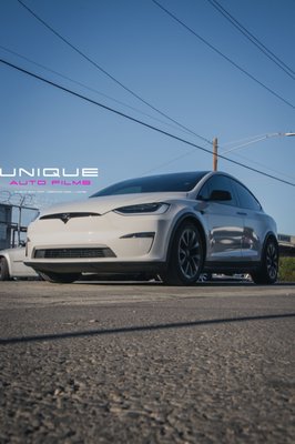 2022 Model Y Light Gray Vinyl Wrap - A change in look for this black Model X! This light gray color from Avery Dennison looks sleek and stylish!
It received a Full Front to protect the high-impact areas as well as Ceramic coating to extend the vinyl wrap's lifetime!  Protected with @xpel and @ceramicpro it’s ready to hit the road!