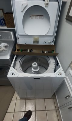 Washing machine shakes/bangs a lot??? - This Whirlpool washer was shaking violently and becoming unbalanced during the spin cycle due to worn suspension rods. We replaced the damaged suspension rod assembly, tested the washer through a full spin cycle, and restored smooth, stable operation. If your washer is banging, walking, or shaking excessively, contact Texan Appliance Repair for professional service! Washing machine shakes/bangs a lot??? - This Whirlpool washer was shaking violently and becoming unbalanced during the spin cycle due to worn suspension rods. We replaced the damaged suspension rod assembly, tested the washer through a full spin cycle, and restored smooth, stable operation. If your washer is banging, walking, or shaking excessively, contact Texan Appliance Repair for professional service!