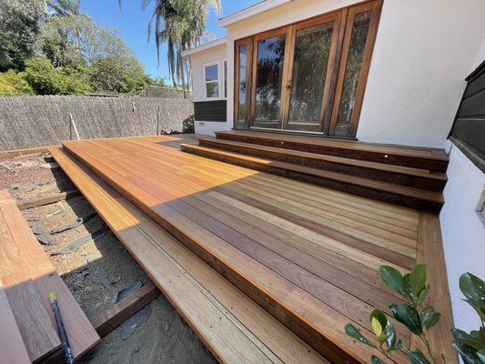 Borneo Mahogany Deck & Privacy fence - Beautiful Boreno Mahogany Deck and Privacy Fence.