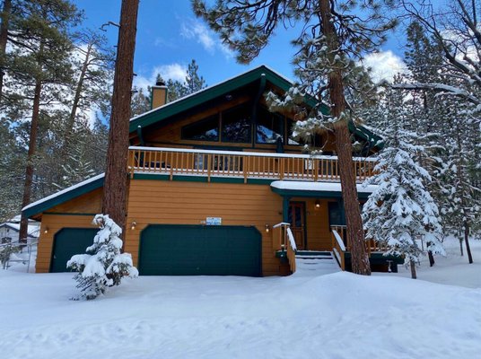 Winter Cabins - Be our guest in the beautiful mountains of Southern California. With more than 400 properties, ranging from single room cabins, to condos, and entire lodges, Big Bear Cool Cabins has the perfect rental for your adventure!