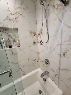 Bathroom remodeling - Gorgeous porcelain from Azzaro.