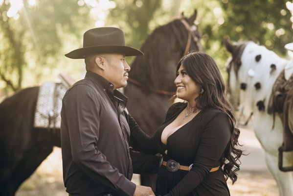 Photoshoot with horses - Had an amazing experience taking photos of a family with horses.