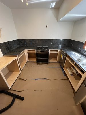 West Oakland - Customer had a smaller and simpler kitchen she wanted to use all the space to the ceiling and wanted a pantry , spice cabinet