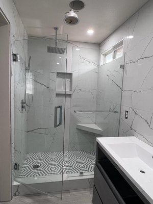 Custom Shower Doors - We're overjoyed to share the stunning shower door transformation we recently completed for one of our delighted clients. 🎉
Take a sneak peek into their bathroom oasis featuring our elegant shower door, designed to perfection and tailored to their unique style. 🌟
From sleek lines to impeccable craftsmanship, our shower doors are built to elevate your bathing experience and add a touch of sophistication to your home. 💫
Visit our website proglassdoorinc.com or contact us today to discover how our exquisite shower doors can transform your own bathroom into a personal sanctuary. ✨