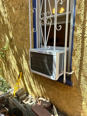 Installation of five window air conditioners. - The client requested the installation of five window air conditioners. The challenge was that some windows were non-standard, with sashes that closed from the top down, while others were too narrow. Installation of five window air conditioners. - The client requested the installation of five window air conditioners. The challenge was that some windows were non-standard, with sashes that closed from the top down, while others were too narrow.