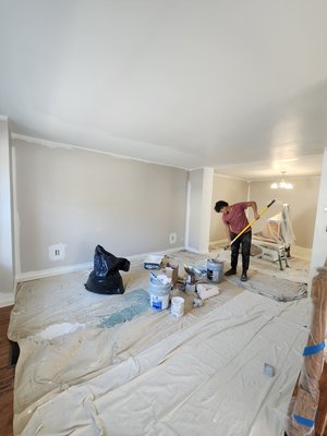 interior painting - The walls were dirty and in poor condition. After a few magical touches with our professionalism, it turned out to be beautiful.