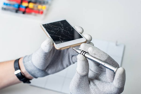 Phone, Computer & Tablet repairs - Here at Hi-Tech Gadgets, or iPhone repair Austin our experienced technicians repair hundreds of Smartphones, Tablets and Computers a month, so rest assured your device is in safe hands. Our most repaired devices are iPhones, Samsung Galaxys and computers. There’s nothing that we can’t handle! We can do IT services for your company or at home services. Phone, Computer & Tablet repairs - Here at Hi-Tech Gadgets, or iPhone repair Austin our experienced technicians repair hundreds of Smartphones, Tablets and Computers a month, so rest assured your device is in safe hands. Our most repaired devices are iPhones, Samsung Galaxys and computers. There’s nothing that we can’t handle! We can do IT services for your company or at home services.