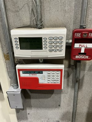 Commercial Security Alarm Installation, and Service - At Valley Security Solutions CCB#221817 BCD#CLE598 we offer cutting edge intrusion detection systems that safeguard your home and business. Some solutions include smart sensors, real-time monitoring with 24/7 UL central station monitoring, and real time mobile alerts to offer peace of mind. We service all makes and will work with you to create the perfect system to fit within your budget and needs. Commercial Security Alarm Installation, and Service - At Valley Security Solutions CCB#221817 BCD#CLE598 we offer cutting edge intrusion detection systems that safeguard your home and business. Some solutions include smart sensors, real-time monitoring with 24/7 UL central station monitoring, and real time mobile alerts to offer peace of mind. We service all makes and will work with you to create the perfect system to fit within your budget and needs.