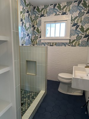 Bathroom remodel - A very small bathroom remodel that created tropical vibe Bathroom remodel - A very small bathroom remodel that created tropical vibe