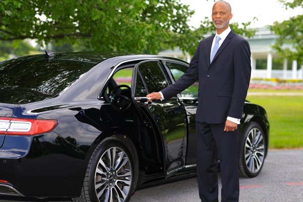 Executive sedan or Executive Shuttle - Sterling-Distinctive Limousine Services is the premium choice throughout the area. We are driven by the spirit of excellence. Executive sedan or Executive Shuttle - Sterling-Distinctive Limousine Services is the premium choice throughout the area. We are driven by the spirit of excellence.
