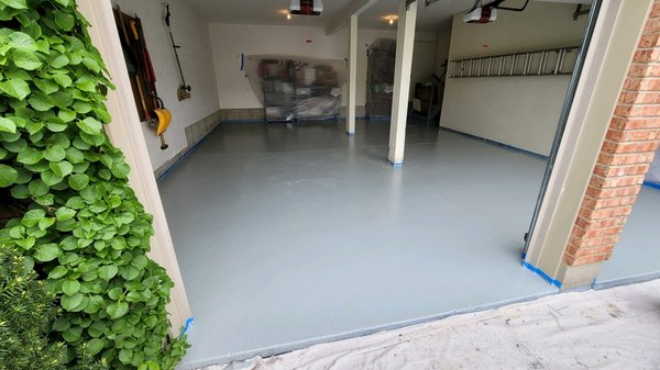 Epoxy floor coating - Here we ground and refinished this epoxy floor. Turned out fantastic! Epoxy floor coating - Here we ground and refinished this epoxy floor. Turned out fantastic!