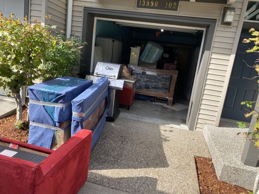 Home Moving - This was a residential move. The home was three bedroom two bathroom. There were roughly 150 boxes and 12-15 large furniture items. It was done in one trip in 5.25 hours. Our movers take the upmost care when packing and unloading your furniture. Nothing on this move was broken or damaged. Job well done 👍