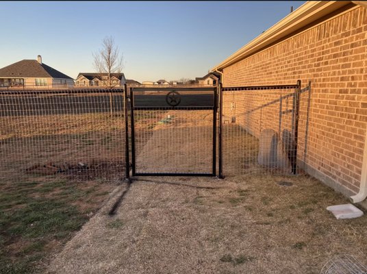 Concrete driveways or Patio - T-Rex has over 20 Years experience in Concrete and custom fencing
Metal Buildings for animals or storage Concrete driveways or Patio - T-Rex has over 20 Years experience in Concrete and custom fencing
Metal Buildings for animals or storage