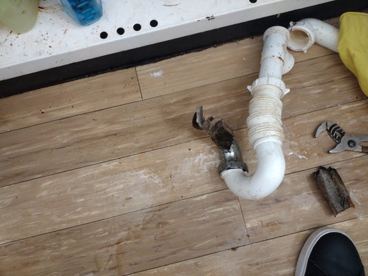 Kitchen sink remodeled - this remodel was done under a kitchen sink. the plumbing was pretty bad it was leaking everywhere put a new pipes. Just went with plastic piping cuz it was cheaper for the customer and works the same as aluminum piping does to save the customer some money.