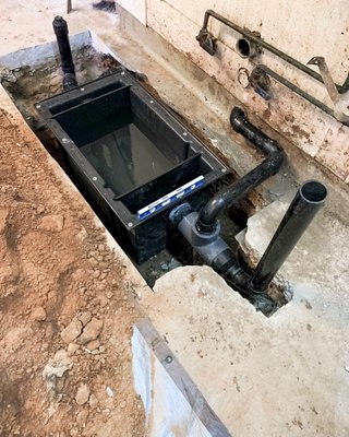 Grease trap installation - Grease trap removal/installation Grease trap installation - Grease trap removal/installation