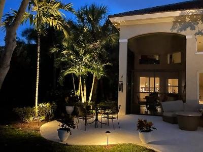 Night-time Patio - This shows how lighting can turn your backyard patio into a nightime hangout. Night-time Patio - This shows how lighting can turn your backyard patio into a nightime hangout.