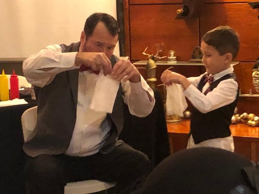 Kid shows - Birthdays, Bar/Bat Mitvahs, Quinceañeras and School events.
Magic by Mark has over 40 years of experience.
Fully insured, Background checked, References available upon request.