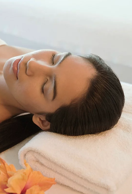 Facials - The Calm You Deserve.

Leave your worries aside you're in good hands. Enjoy an enchanting setting, warm and inviting staff and explore all the amazing treatments available.

The CBD Day Spa is a place of true serenity, and our entire team is devoted to calming your mind, body and soul.