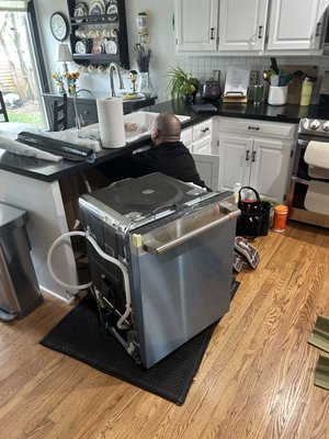 GE Cafe Dishwasher installation - Appliance Shark is Leawood's best dishwasher installation team.  Contact for all appliance installations and repairs.  We proudly service all of Johnson County and Lawrence.