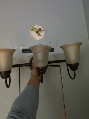 Light replacements in bathroom, hallway, and back yard! - Big upgrades to a home in El Mirage! Light replacements in bathroom, hallway, and back yard! - Big upgrades to a home in El Mirage!