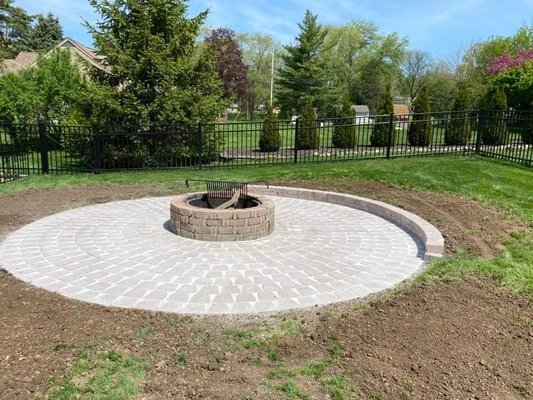 beautiful patio around the fire pit - beautiful patio around the fire pit
4144033802