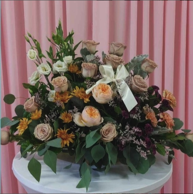 Floral Arrangements - Check it out!  Here to helpFloral Arrangements